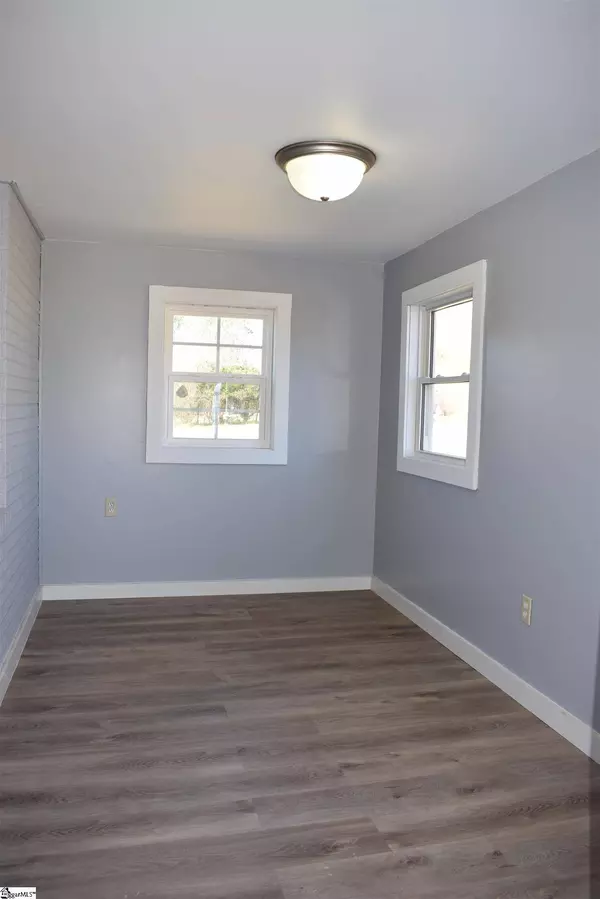 219 Shady Grove Lane, Wellford, SC 28385