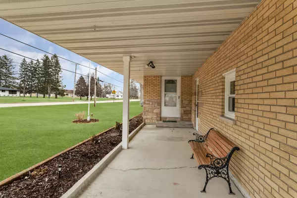 804 S State ST, Hampshire, IL 60140