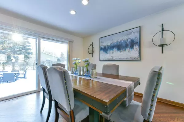 7053 Heathmeadow Ct, Greendale, WI 53129