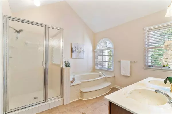 312 River Glen DR, Roswell, GA 30075