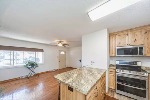 7111 Oliver Smith Drive, Urbandale, IA 50322