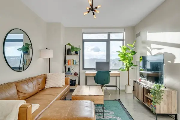 80 Fenwood Rd #811, Boston, MA 02115