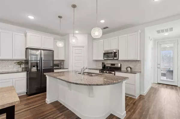 1021 Shire Drive, Aubrey, TX 76227