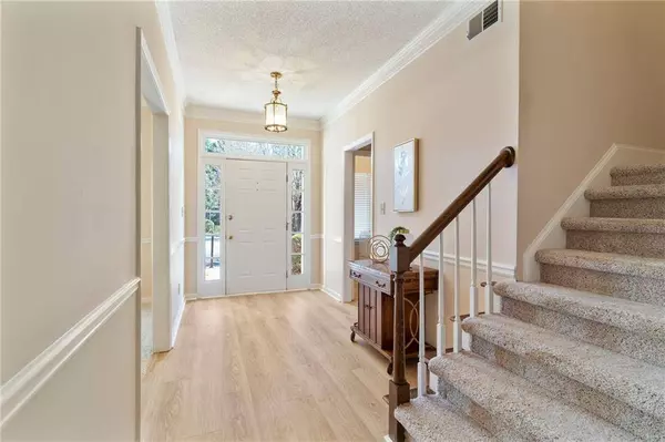 312 River Glen DR, Roswell, GA 30075