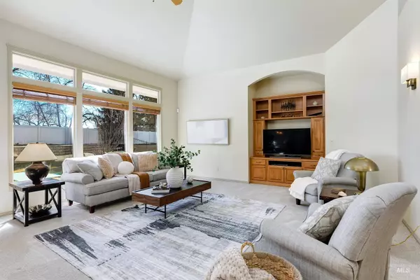 380 N Clearpoint Way, Eagle, ID 83616-7210