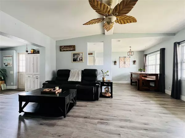 11248 115TH ST, Seminole, FL 33778