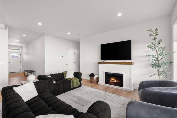 9917 N Sharp Ln, Spokane Valley, WA 99206