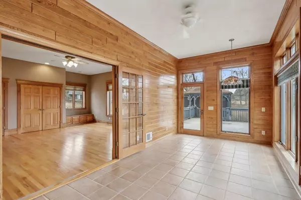 301 Tvedt Drive, Mount Horeb, WI 53572