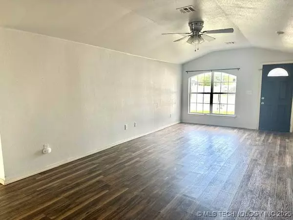 1119 N Osage AVE, Claremore, OK 74017