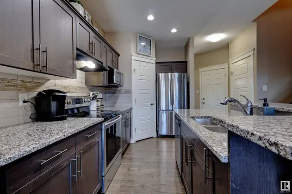 17095 38 ST NW, Edmonton, AB T5Y 3R8