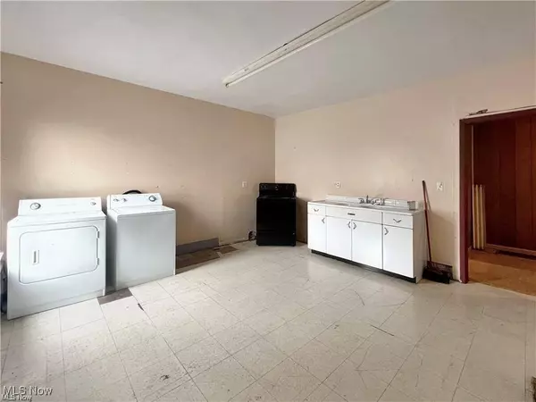 830 Main St, Follansbee, WV 26037