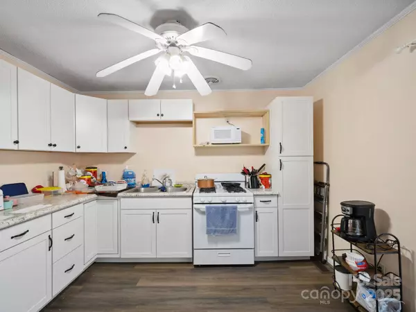 506 Bond ST, Cherryville, NC 28021