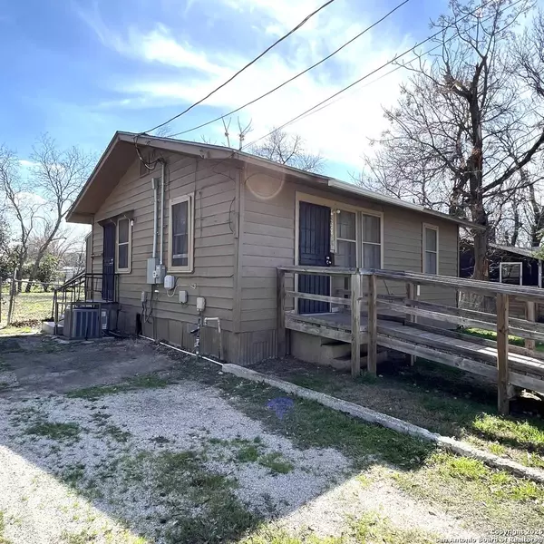 2326 Hiawatha, San Antonio, TX 78210
