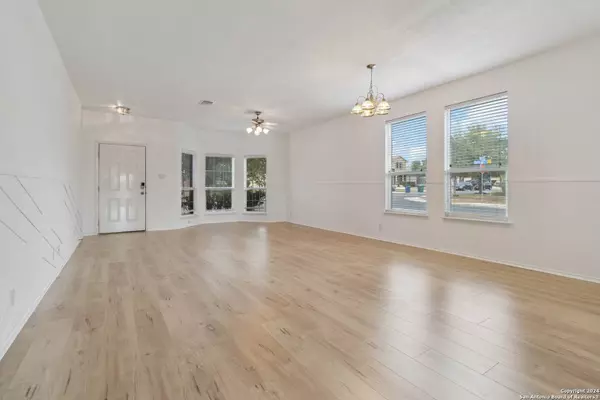 5902 Onyx Way, San Antonio, TX 78222-4143