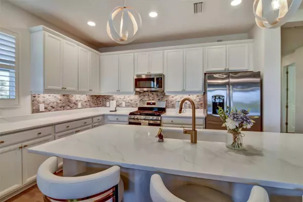 8192 STERNWAY RD, Sarasota, FL 34240