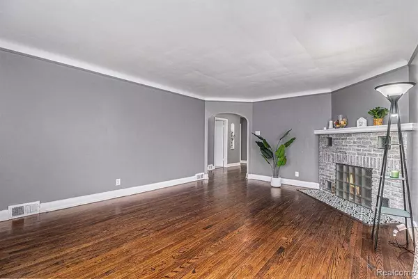 93 HIGH Street, Mt. Clemens, MI 48043