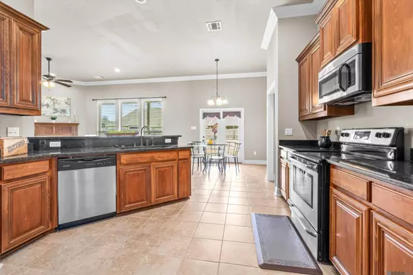 13257 High Meadow Dr, Gonzales, LA 70737