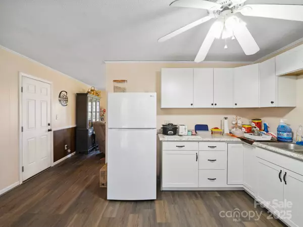 506 Bond ST, Cherryville, NC 28021