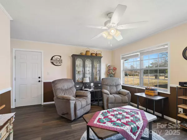 506 Bond ST, Cherryville, NC 28021