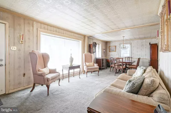 8132 WINTHROP ST, Philadelphia, PA 19136