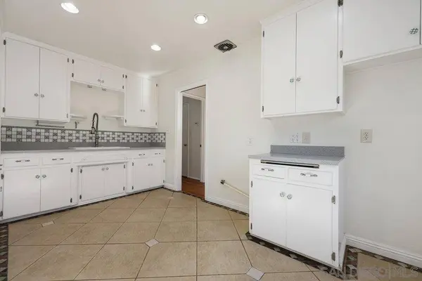 2012 Rosecrans St, San Diego, CA 92106