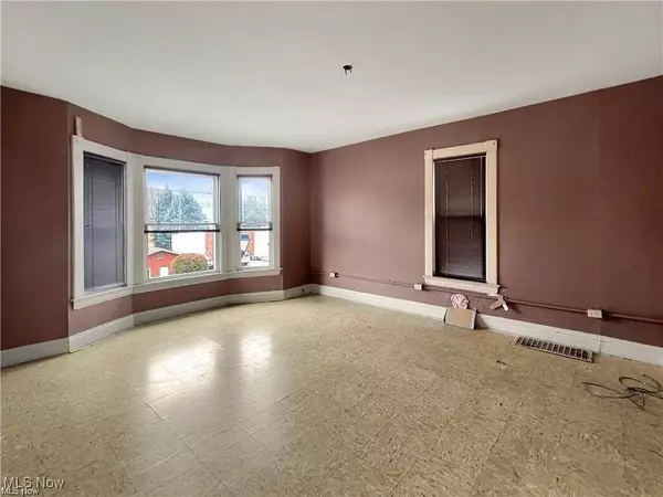 830 Main St, Follansbee, WV 26037