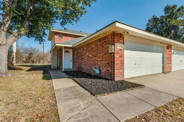 2804 Sunset Strip Avenue, Glenn Heights, TX 75154