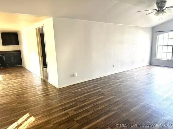 1119 N Osage AVE, Claremore, OK 74017