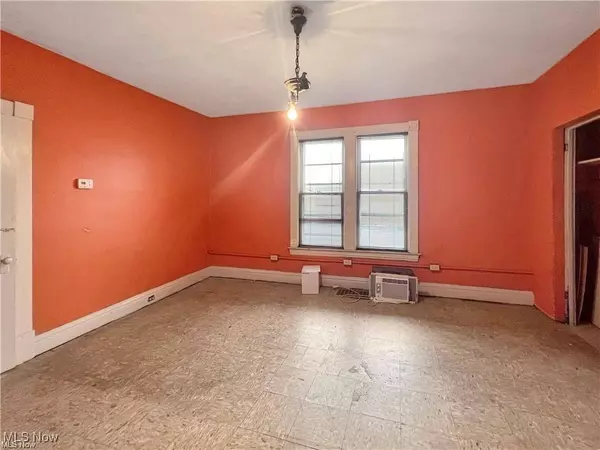 830 Main St, Follansbee, WV 26037