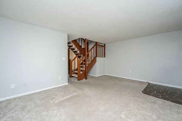 5567 Evelyn Dr, North Charleston, SC 29418