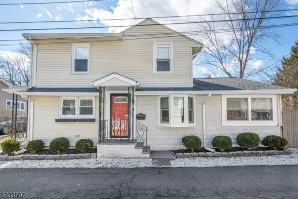 6 Spring Ln, West Caldwell Twp., NJ 07006