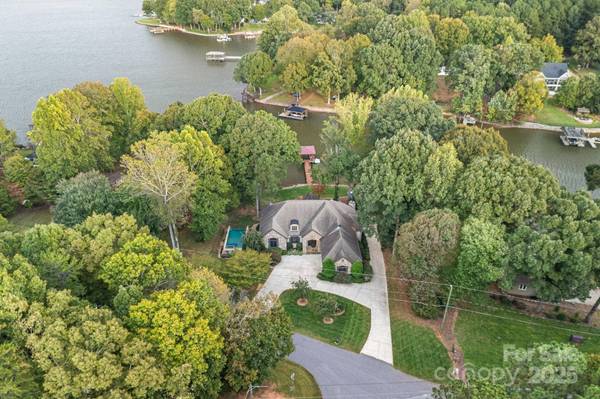 4786 Heather LN, Denver, NC 28037