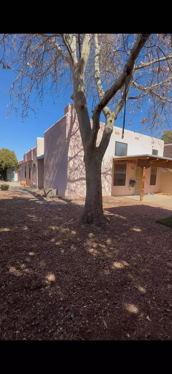 10438 CUEVA DEL OSO NE, Albuquerque, NM 87111