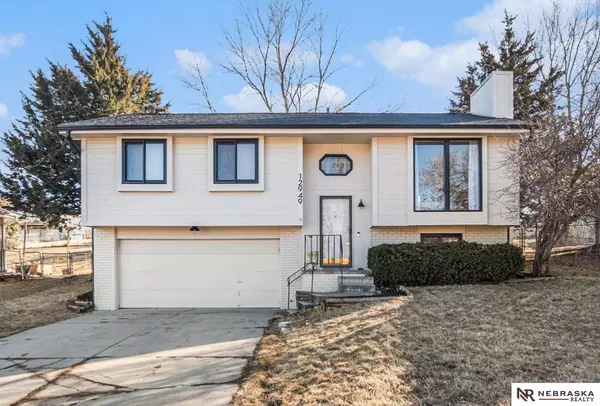 12949 Laurel Avenue, Omaha, NE 68164