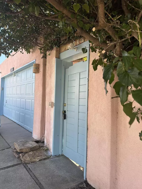 10438 CUEVA DEL OSO NE, Albuquerque, NM 87111