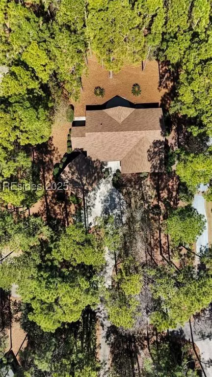 3 Elmwood CT, Hilton Head Island, SC 29926