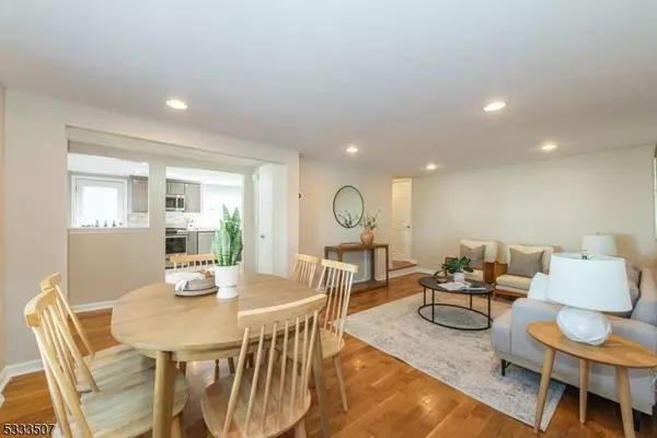 6 Spring Ln, West Caldwell Twp., NJ 07006