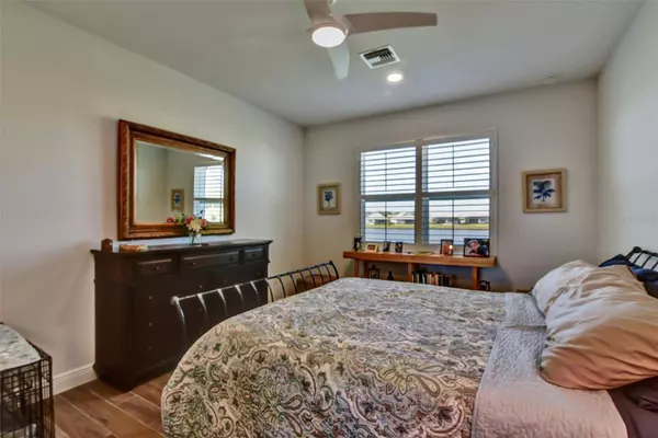 8192 STERNWAY RD, Sarasota, FL 34240