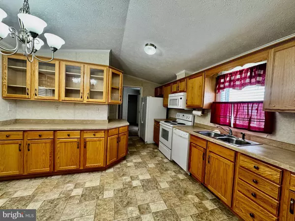 1035 PINE CIR, Telford, PA 18969