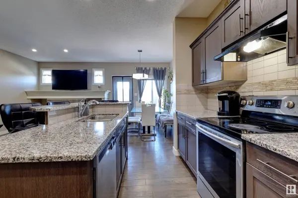 17095 38 ST NW, Edmonton, AB T5Y 3R8