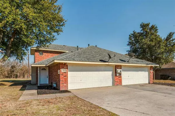 2804 Sunset Strip Avenue, Glenn Heights, TX 75154