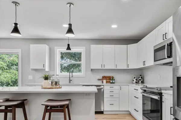 2710 Garden LN, Mound, MN 55364