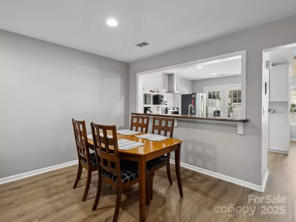 11420 Glaetzer LN, Charlotte, NC 28270