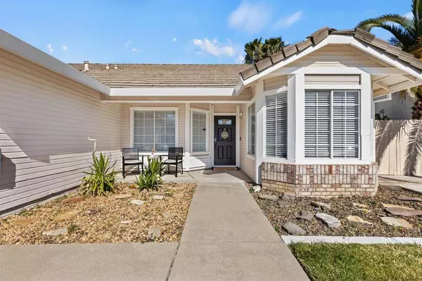 8816 Hiddenspring WAY, Elk Grove, CA 95758