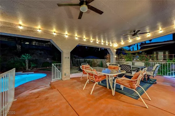 2813 Via Avanti Street, Henderson, NV 89074