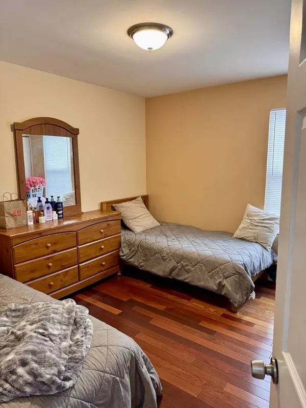 3514 PORTSMOUTH DR, Zion, IL 60099