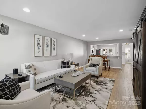 11420 Glaetzer LN, Charlotte, NC 28270