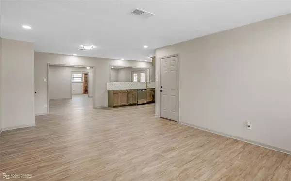 325 Phoenix Drive, Shreveport, LA 71103