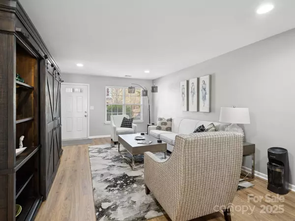 11420 Glaetzer LN, Charlotte, NC 28270