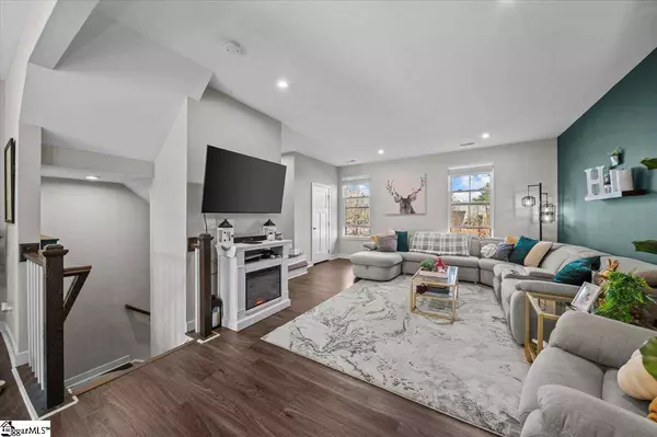 101 Rollins Avenue, Greenville, SC 29607